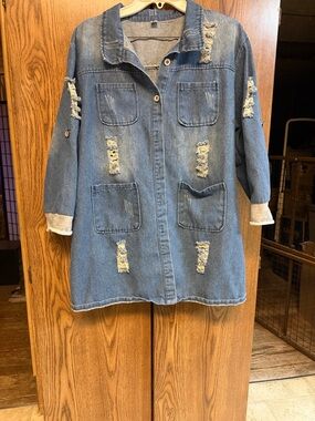 Women’s Distressed Denim Shirt/Jacket Size XL PreOwned